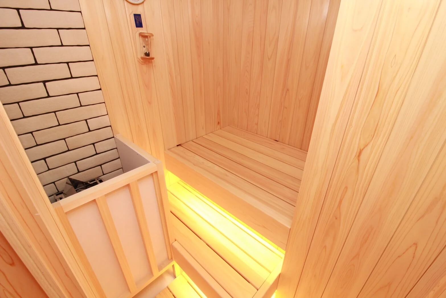 サウナの専門商社　オーダーメイドサウナ