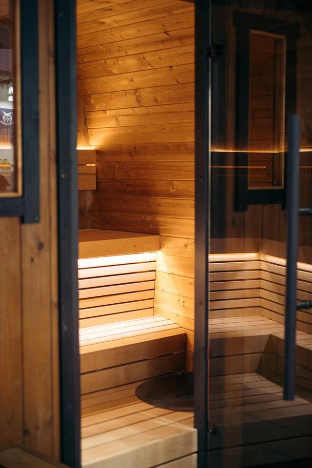 北欧産 スクエアバレルサウナ（5-6人用 / 最新型 / 次世代モデル)