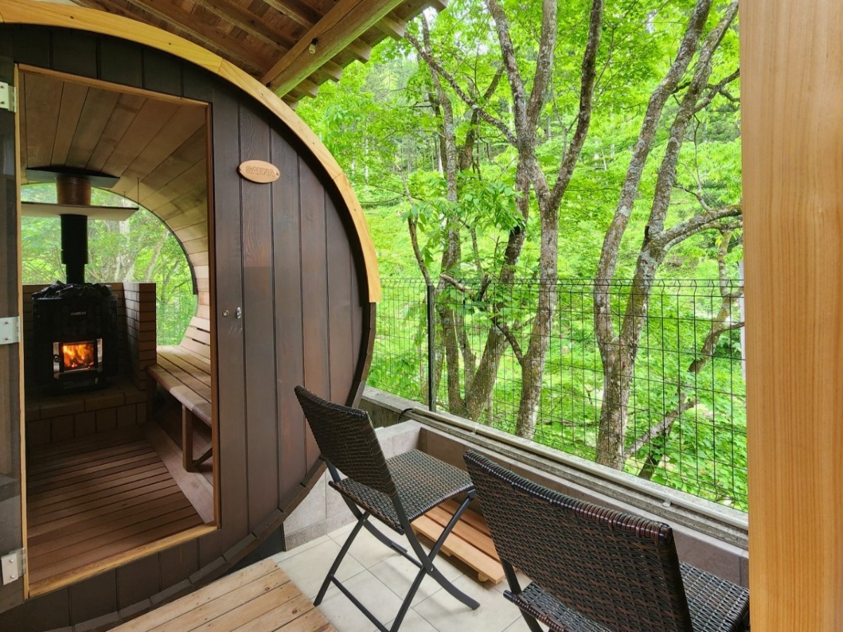 レッドシダーバレルサウナをアウトドアプライベートサウナに導入サウナ