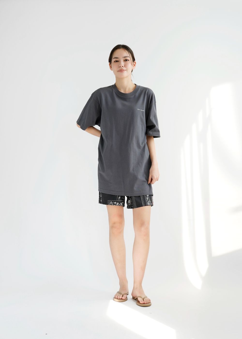 サウニアバックプリント　Tシャツ　デニム