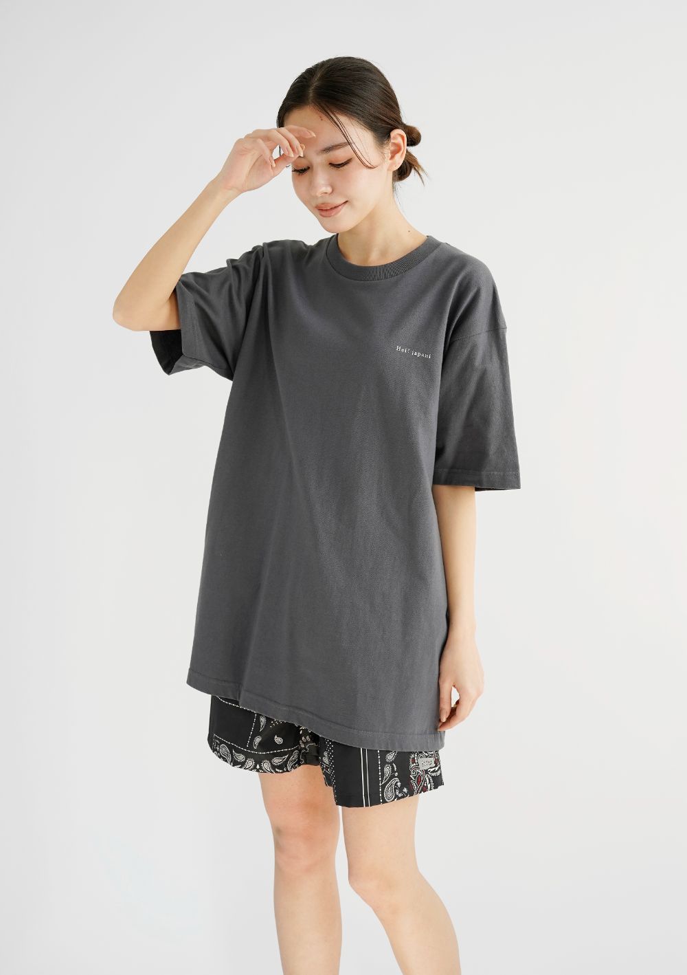 サウニアバックプリント　Tシャツ　デニム