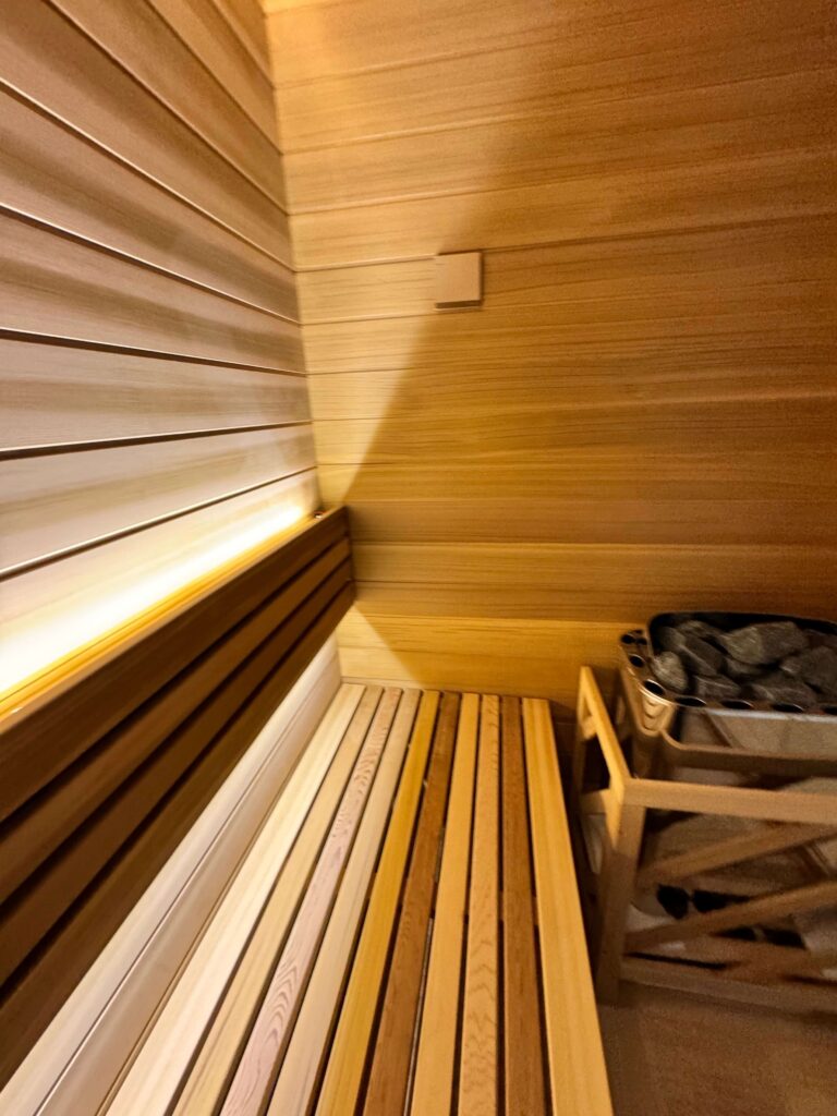 屋内用サウナレッドシダーベンチ