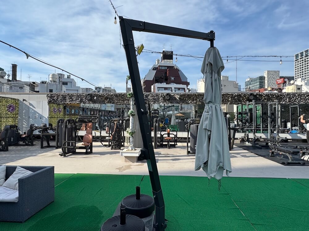 新宿天然温泉 テルマー湯 屋上