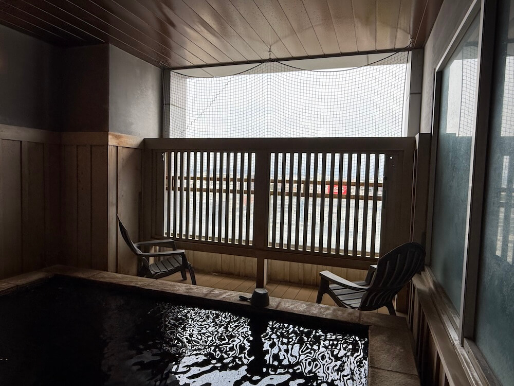 RAKU SPA Station 府中 半露天スペース