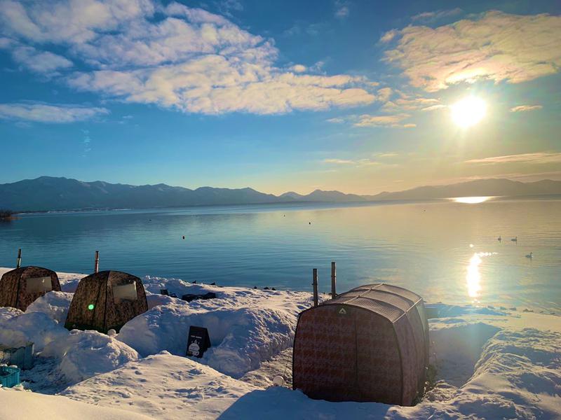 湖畔のテントサウナ