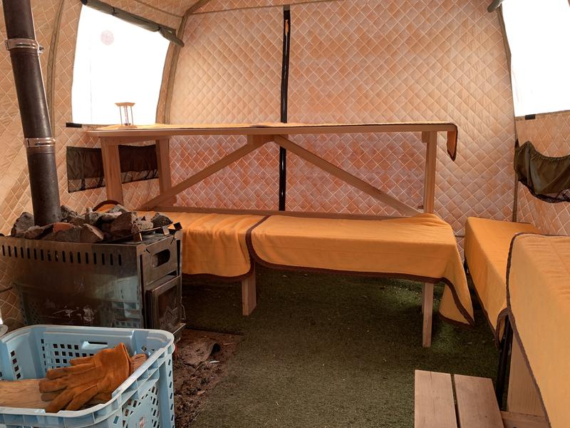 湖畔のテントサウナ