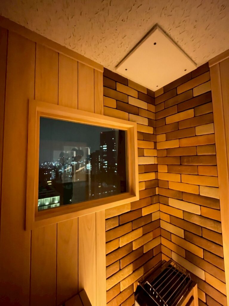 100V家庭用コンセント対応ストーブで家庭用サウナを設置いただきました。