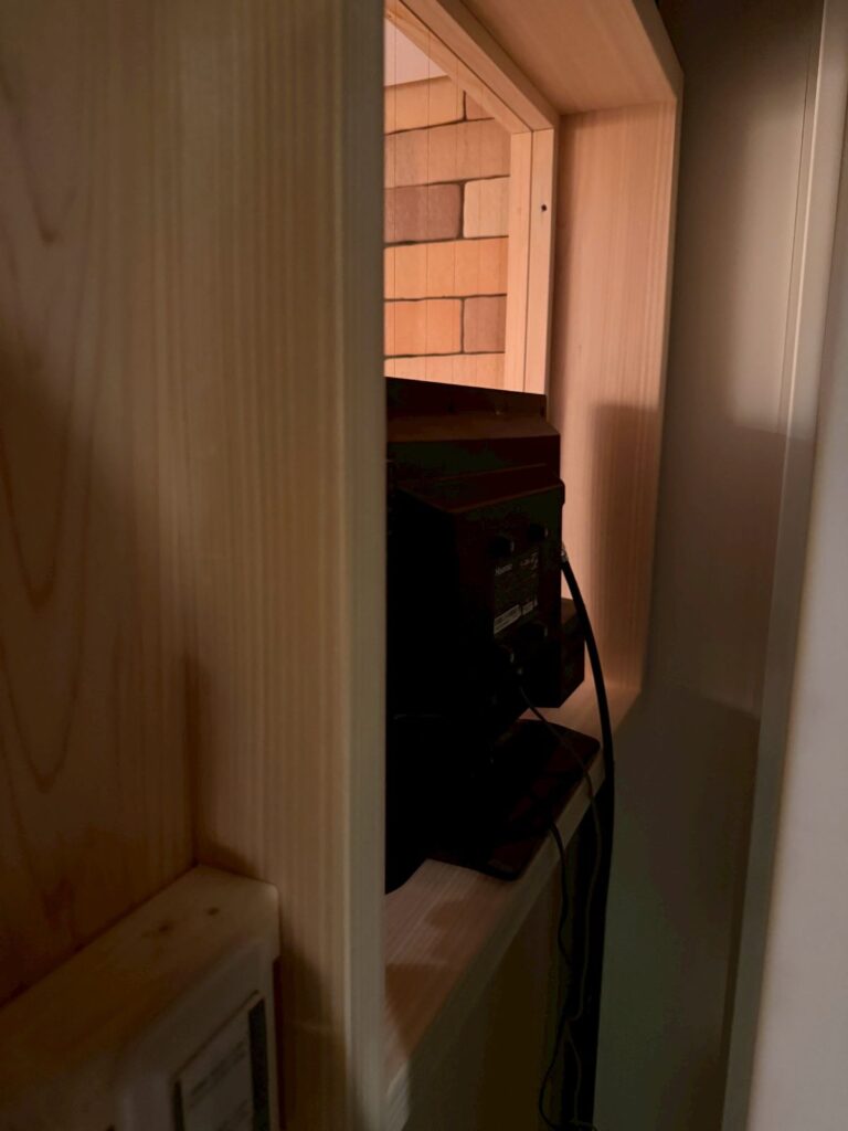 個人邸　テレビ付き屋内用サウナ　導入事例