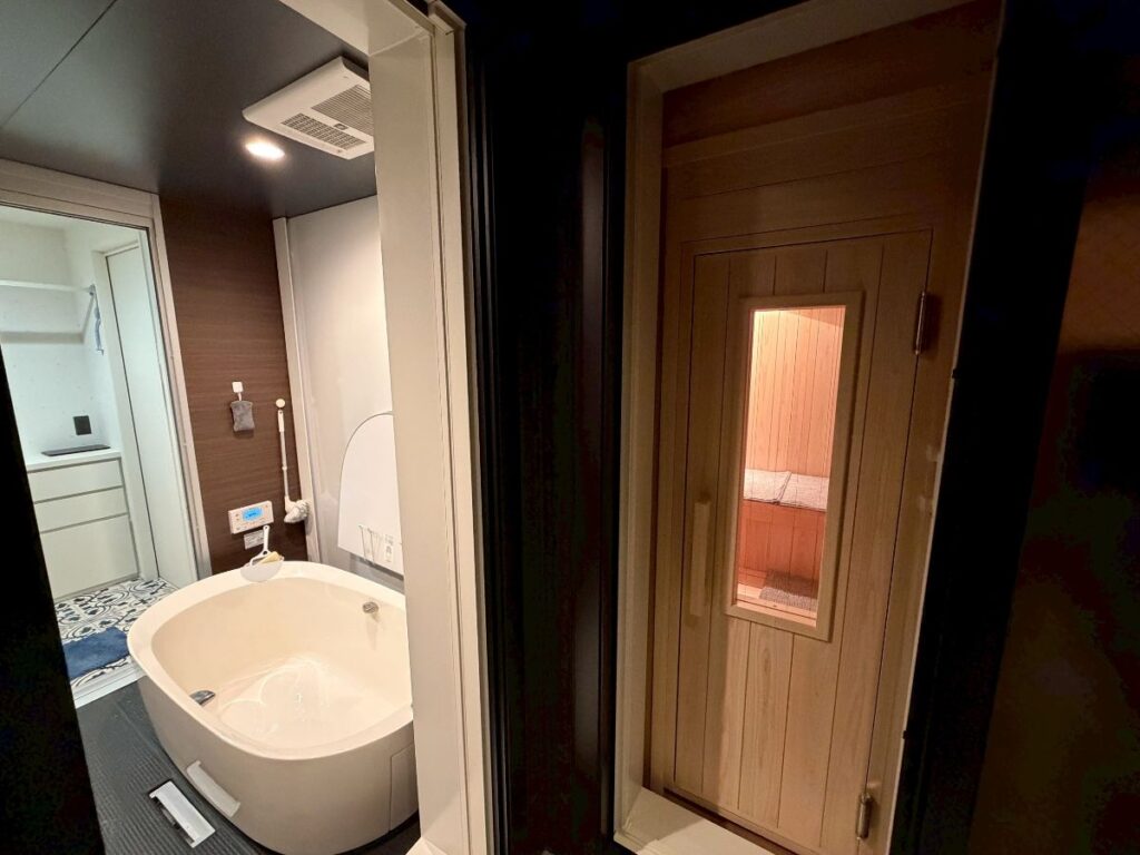 個人邸　テレビ付き屋内用サウナ　導入事例