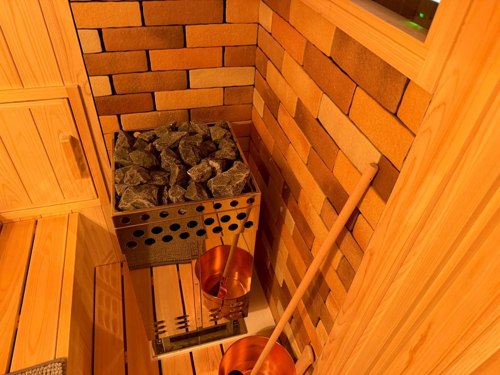 個人邸　テレビ付き屋内用サウナ　導入事例