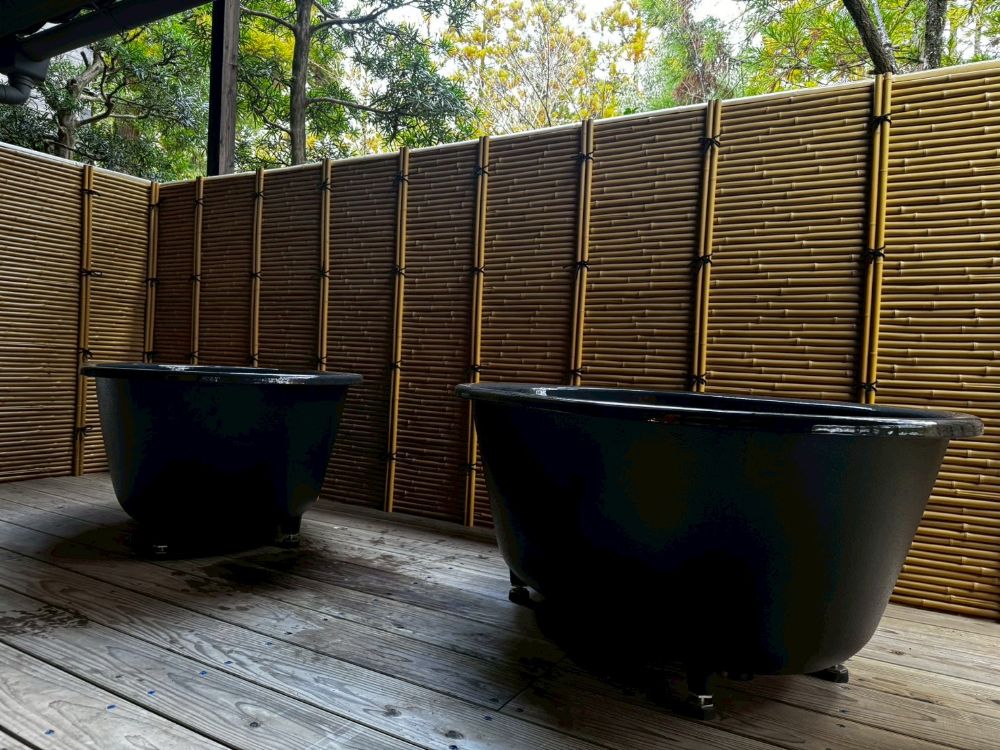 温浴施設で鋳物ホーロー浴槽を水風呂化