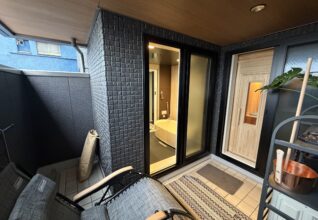 ビルトインで外気浴・浴室直結のサウナを施工させていただきました。