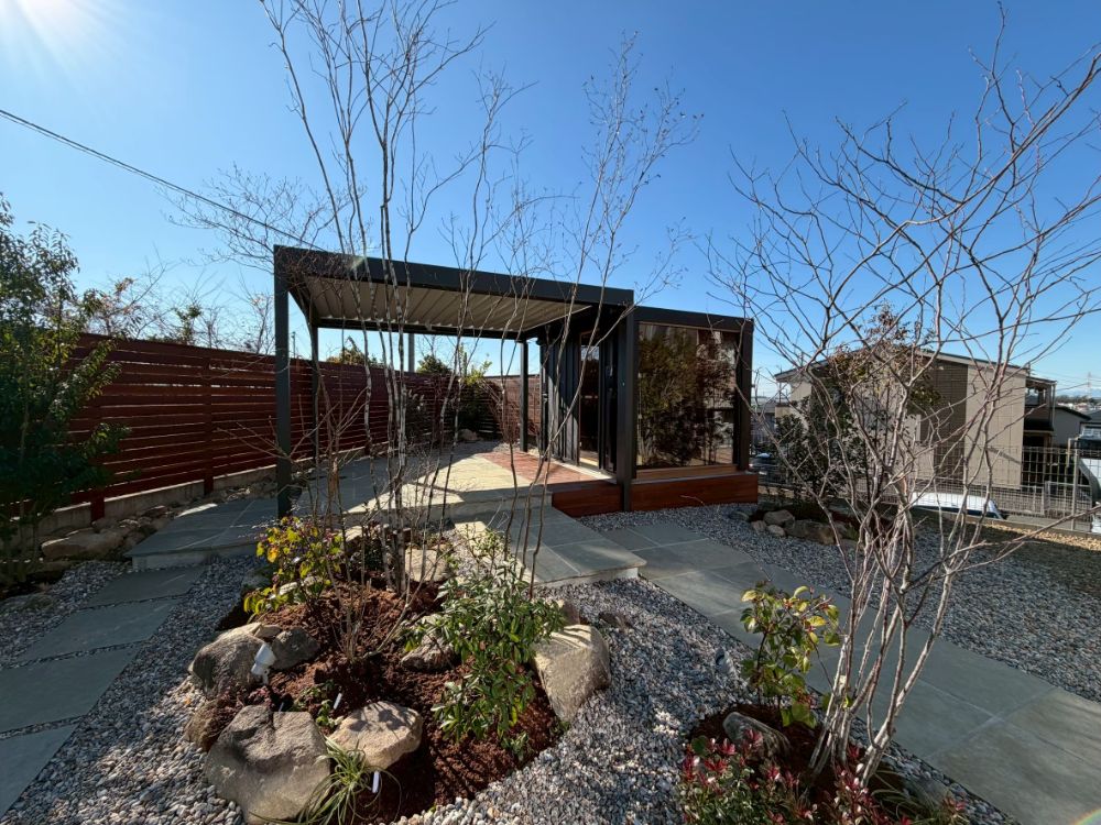 名古屋の個人邸にて外構と一体で楽しむ自宅サウナを導入いただきました。