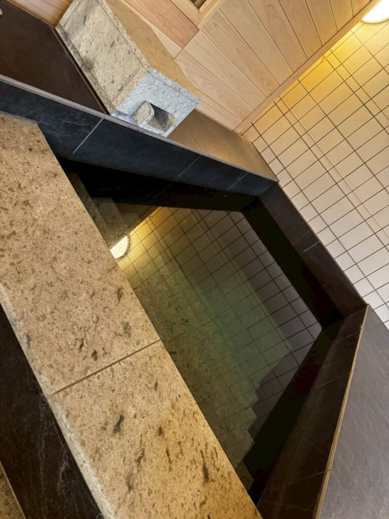 在来浴槽を水風呂化＋チラー工事（温浴施設リニューアル）