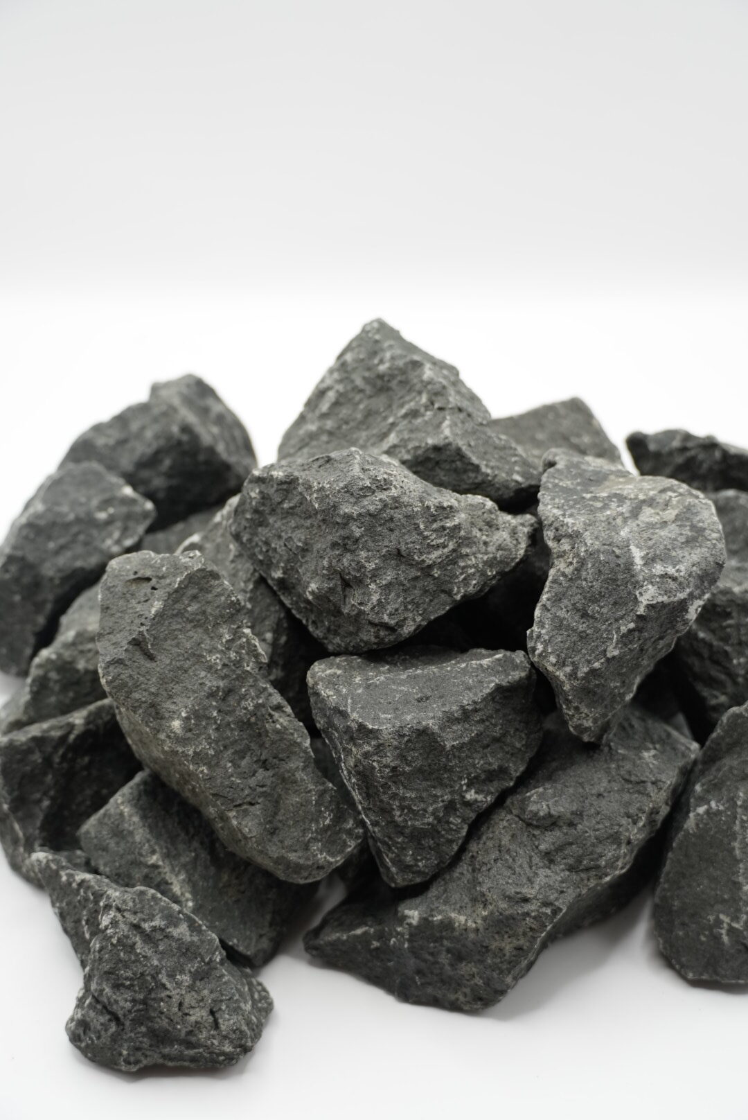 IZUMO BLACK SAUNA STONE（国産サウナストーン 安山岩）