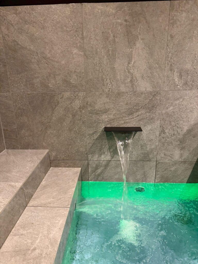 沖縄 温浴施設 在来工法水風呂・チラーろ過システム 導入施工事例