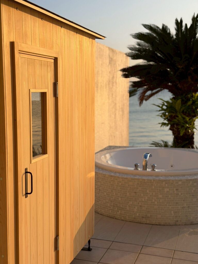 沖縄 ヴィラ 屋外用サウナ 導入施工事例