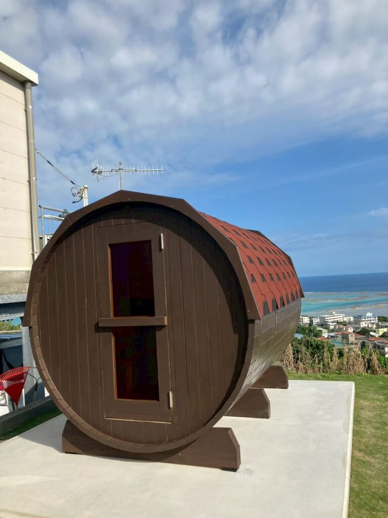 民泊施設バレルサウナ（半月窓付き） 導入事例　施工事例