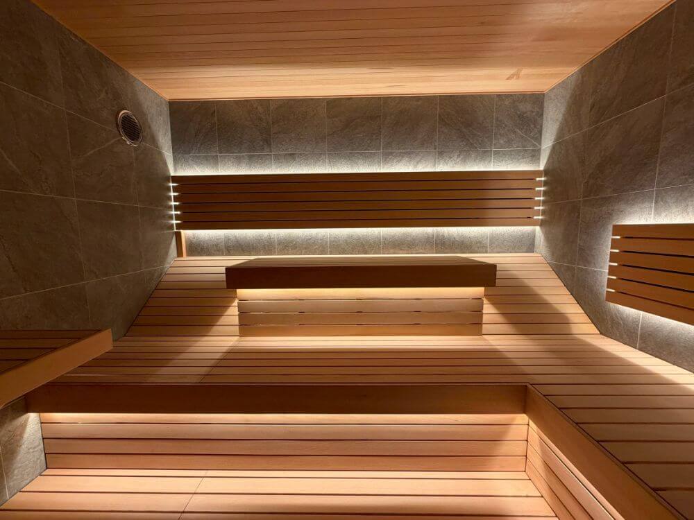 沖縄 温浴施設 屋内用サウナ 導入施工事例