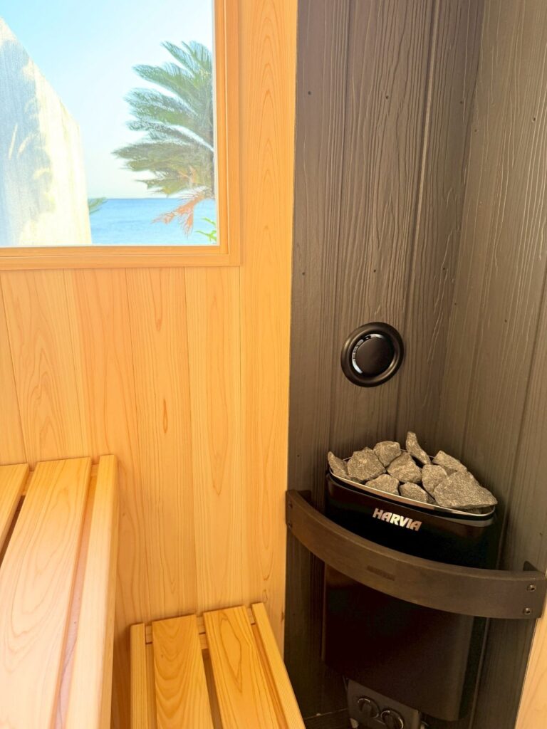 沖縄 ヴィラ 屋外用サウナ 導入施工事例