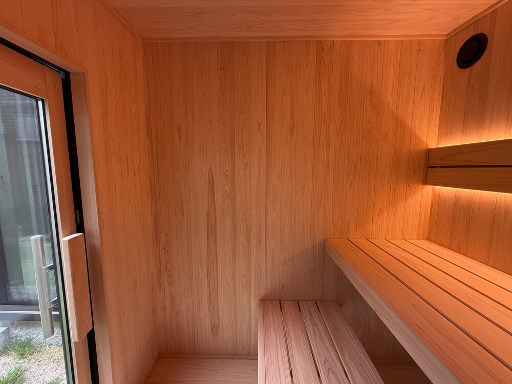 MORI SAUNA YAKISUGI ～5名用 国産焼杉の屋外用サウナ