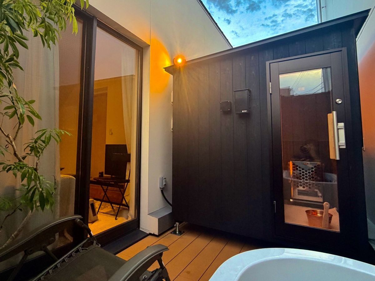 MORI SAUNA YAKISUGI ～4名用 国産焼杉の屋外用サウナ