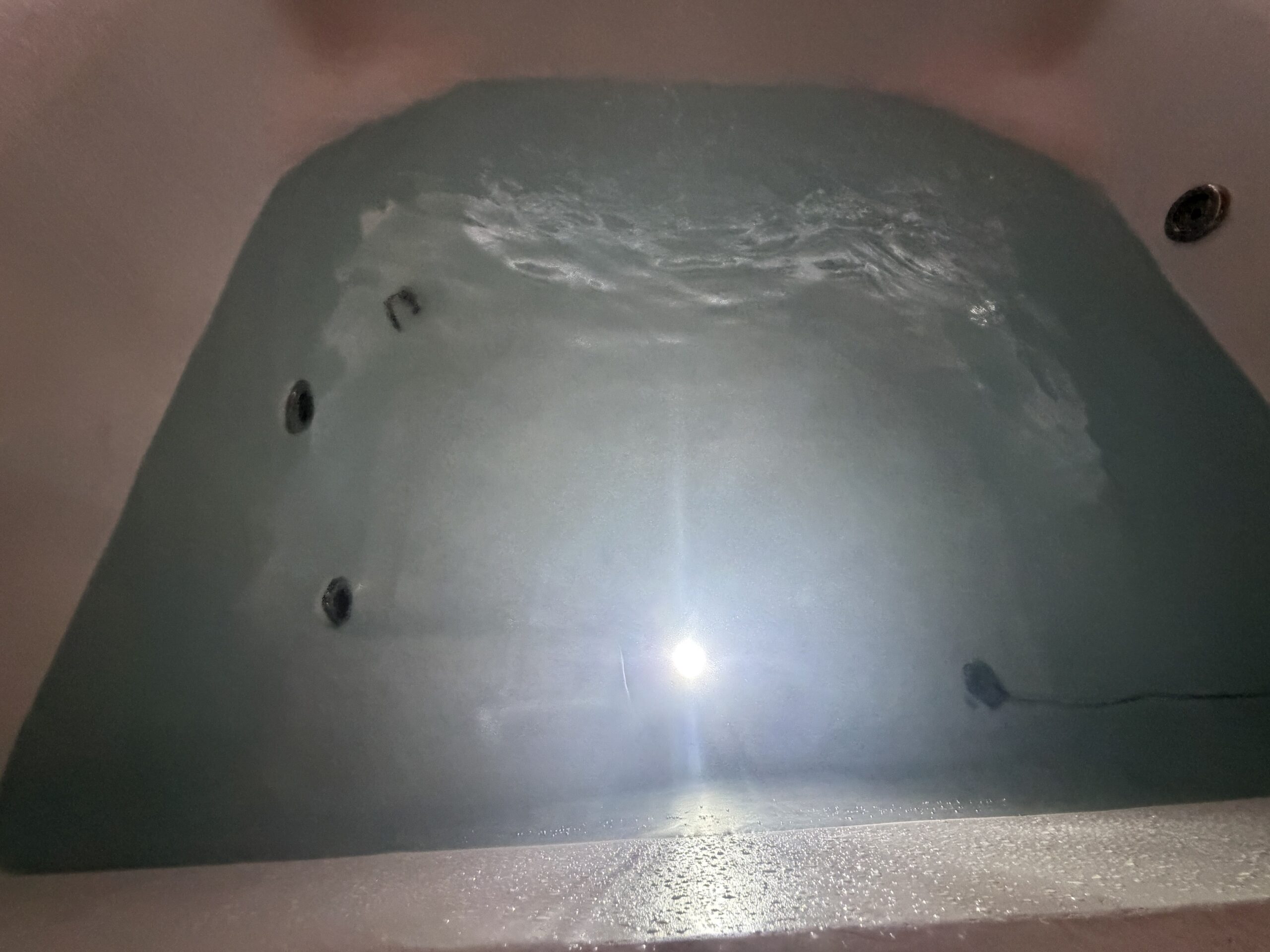 水面が見える水風呂